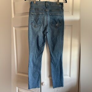 Mother Denim High waisted Looker ankle denim Fray Sz 26